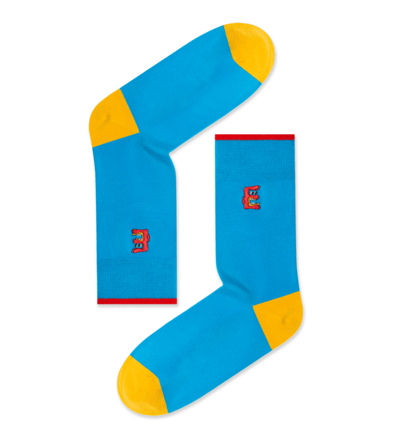 Trendy Letter Graphic Socks E1